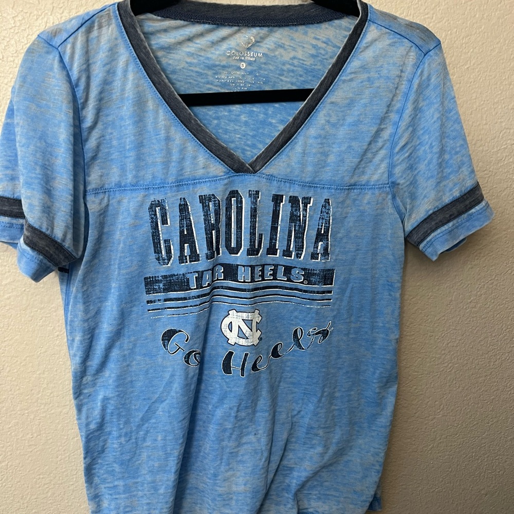 North Carolina Tar Heels blue tshirt size small